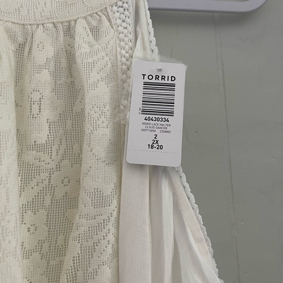 TORRID Mixed Lace Halter - Cloud Dancer - Size 2 - NWT - Picture 5 of 7